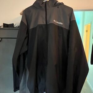 Columbia Men's Black and Gray Windbreaker